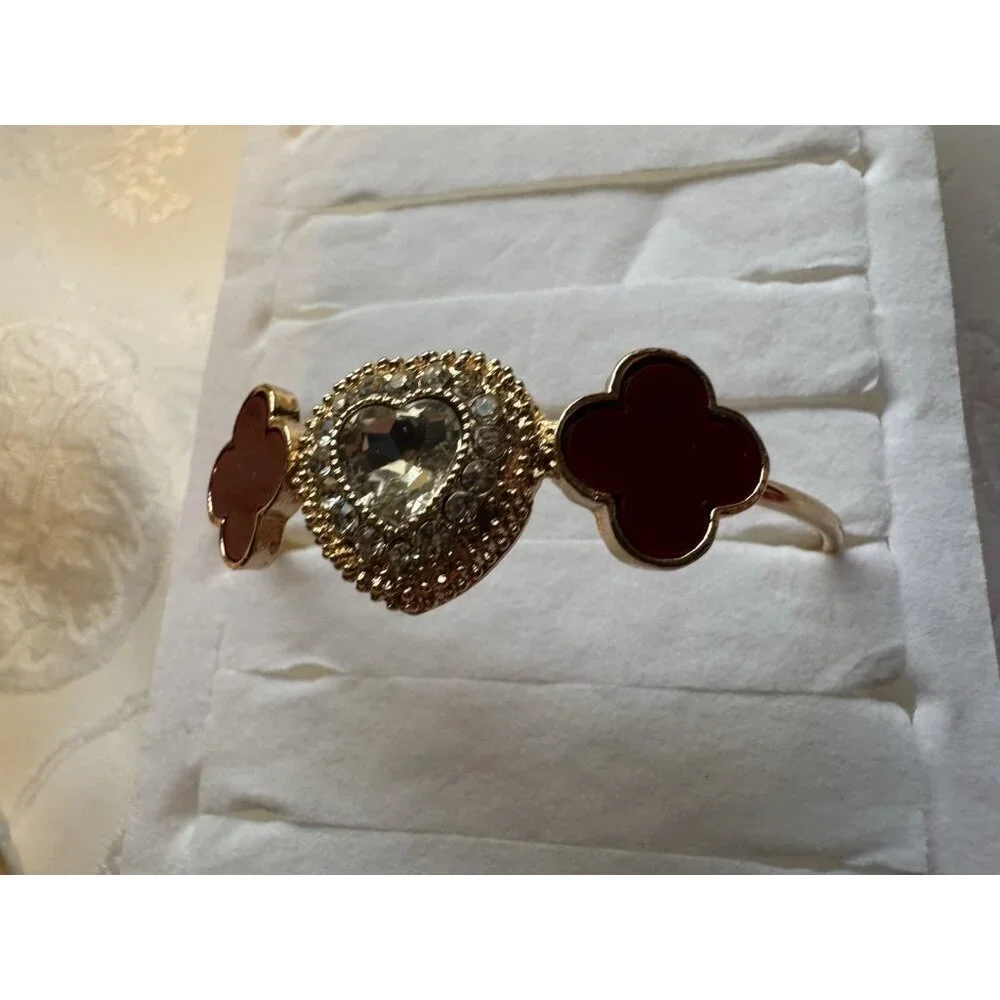 MINT Red Clover Rhinestone Heart Flower Goldtone Charm Bracelet NEW